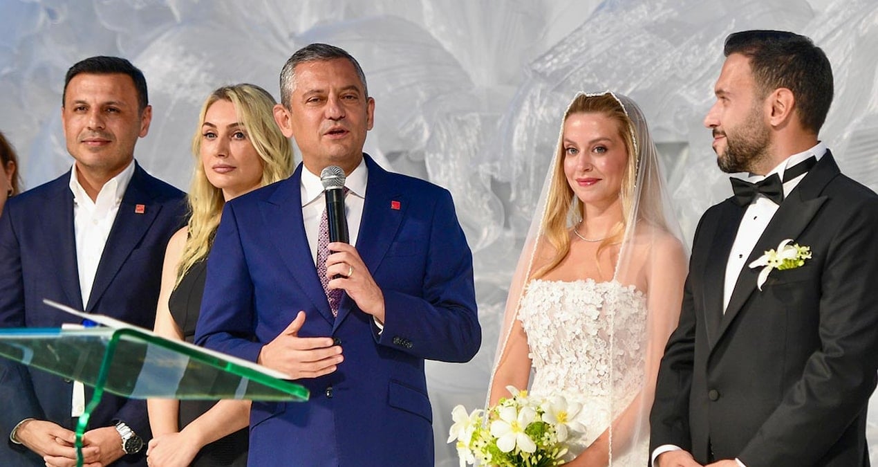 CHP Lideri Özgür Özel, Gökan Zeybek’in oğlunun düğününe katıldı