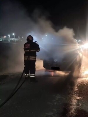 antakyada seyir halindeki otomobilde yangin cikti 2hxi7lvK.jpg
