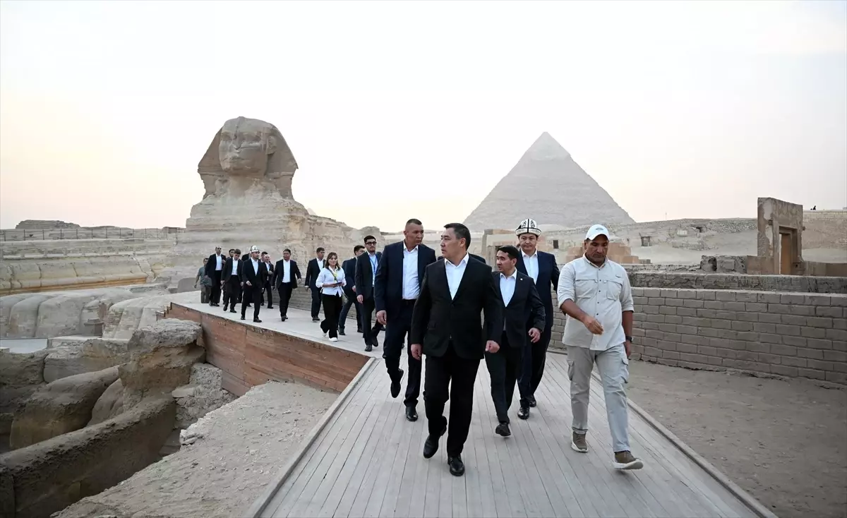 caparov misirda resmi temasta bulundu frwW9Xx9.jpg