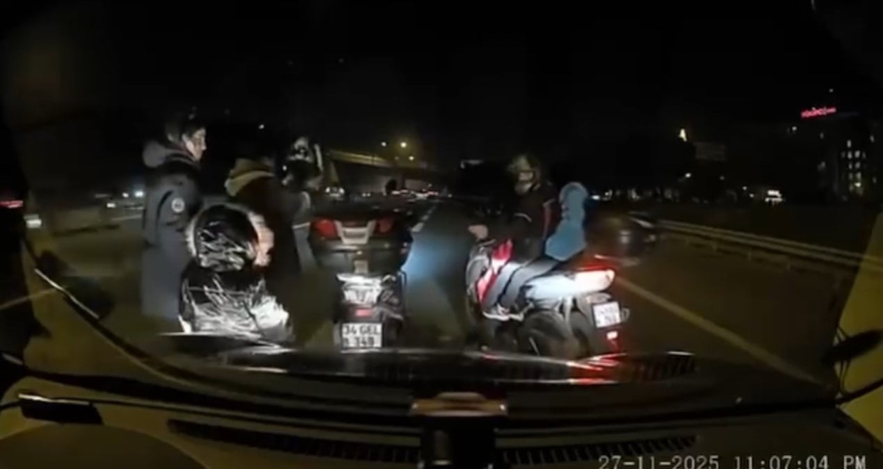 Otoyolun ortasında çocuğuyla kavgaya tutuştu