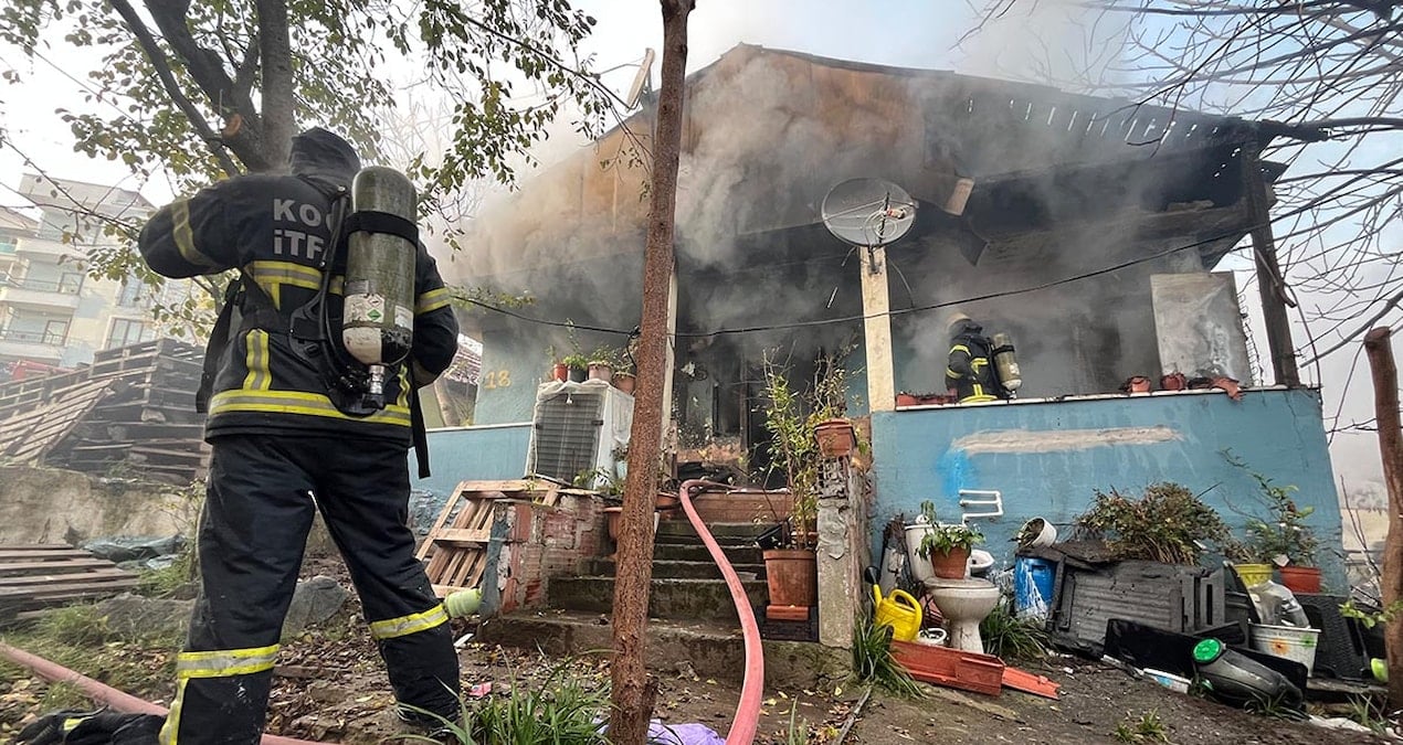 74 yaşındaki kadın yangından zor kurtuldu