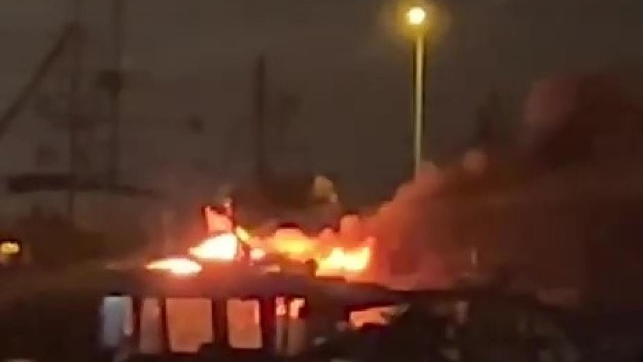 Antalya’da düşen yıldırım 3 tekneyi küle çevirdi