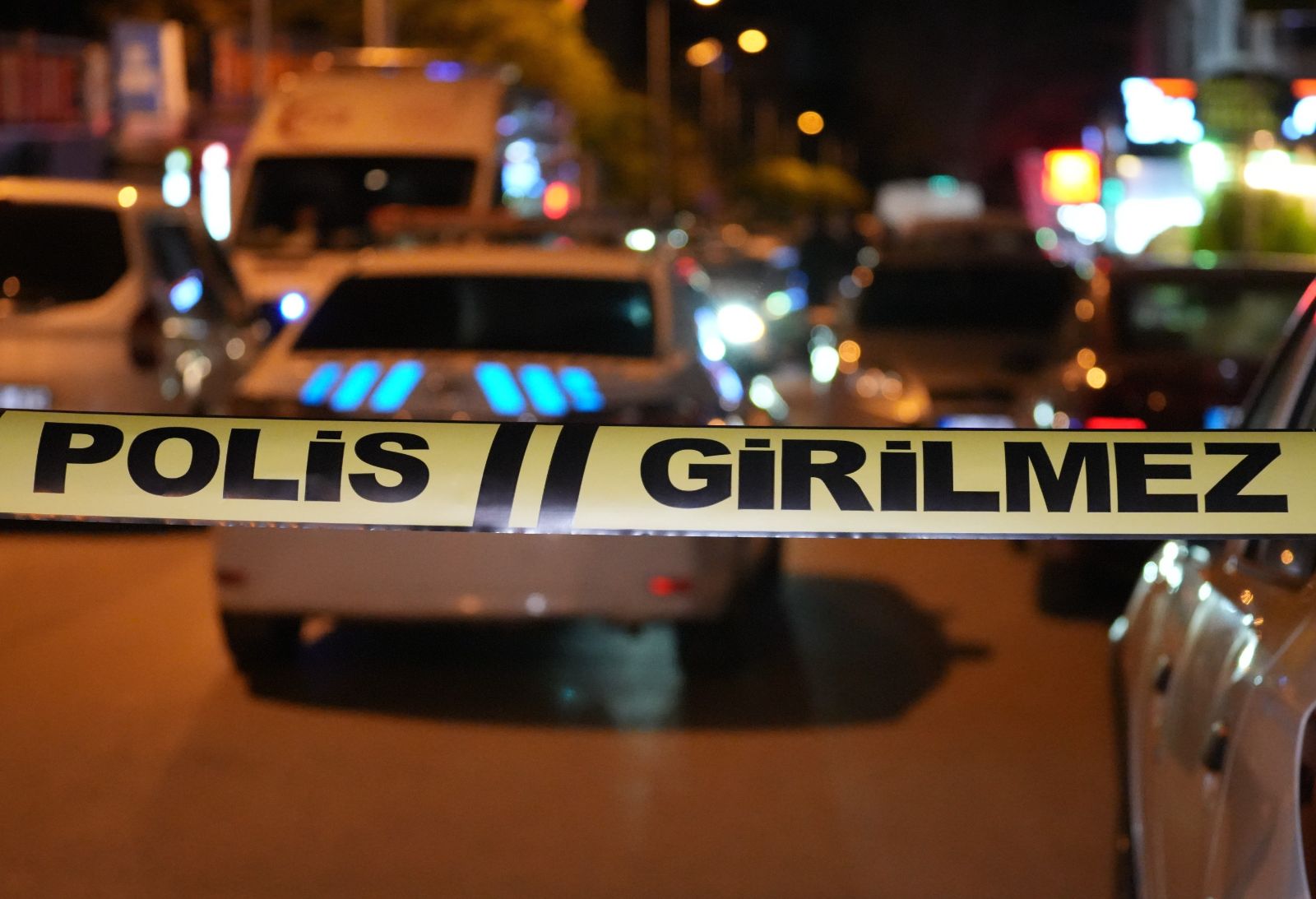 Çekmeköy’de uyuşturucu baskınında çatışma. Bir polis şehit oldu