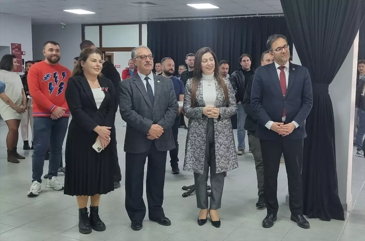 Edirne’de Öğrencilerin Resim Sergisi Açıldı