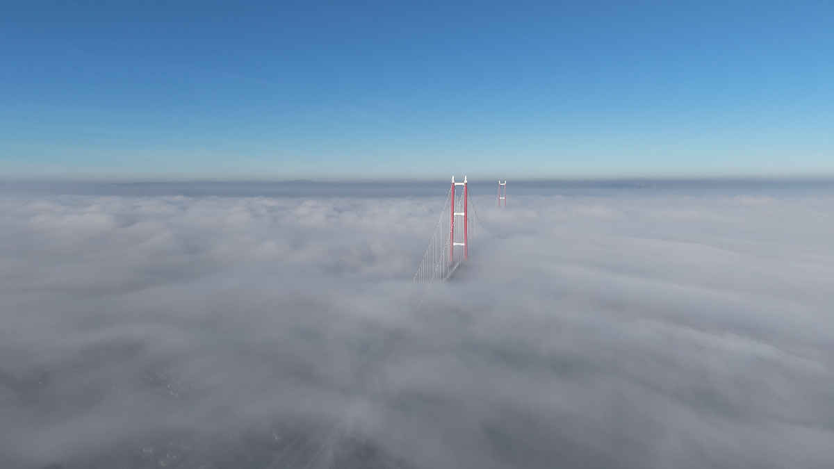 Sis içinde kalan 1915 Çanakkale Köprüsü’nde görsel şölen