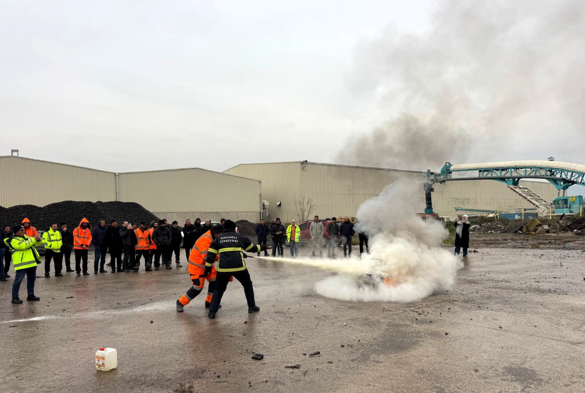 Büyükşehir İtfaiyesi'nden Tcdd'ye Yangın Eğitimi