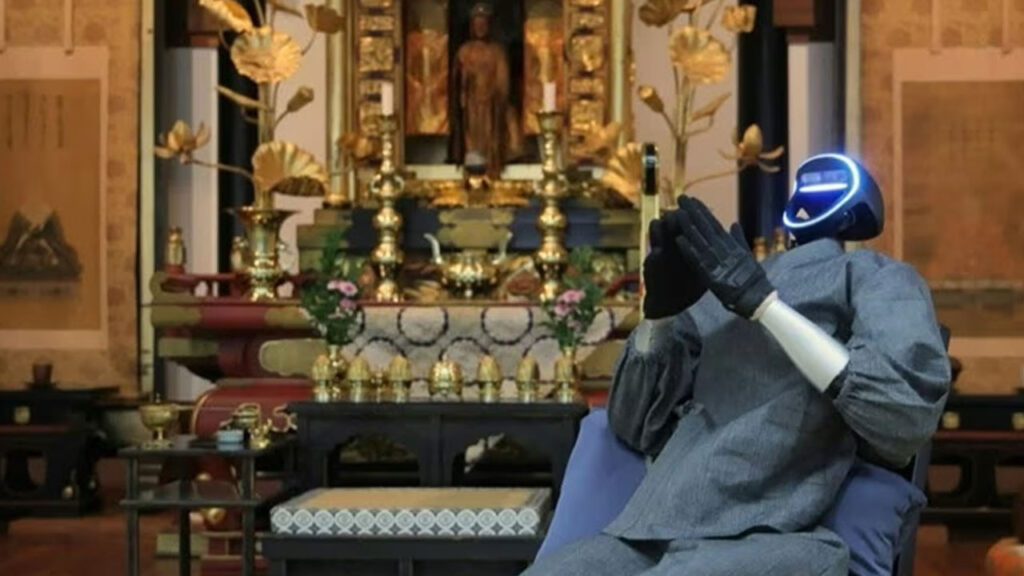 Japonya’da insansı “din adamı robotu” göreve başladı