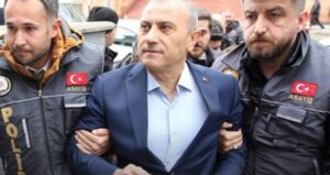 eski-valiye-78-soruluk-sorguda-dosyanin-kalbine-inildi-gulistanin-sim-karti-skandali-y1f8H4cO